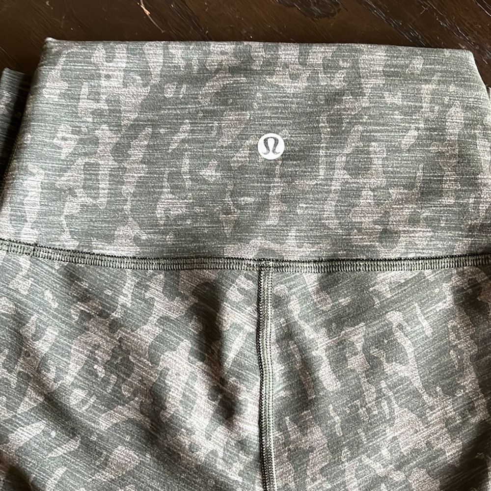 Lululemon leggings size 0 camo print